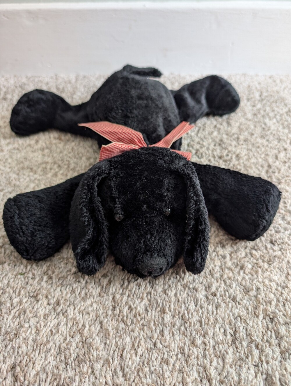 Mary Meyer Vtg Flip Flop Plush Black Lab Dog Stuffed Animal with Red Stripe Bow